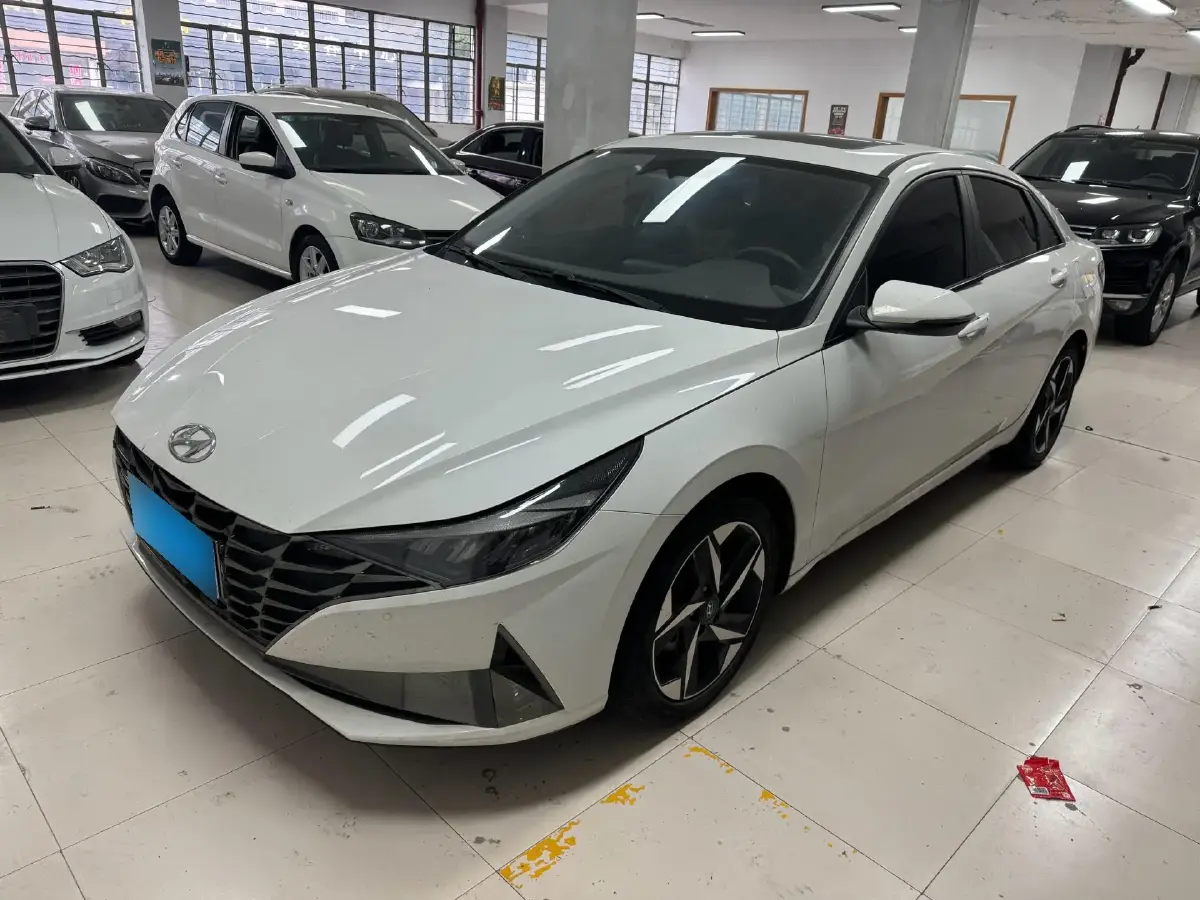 2022 Hyundai Elantra 1.5L 115HP L4 CVT