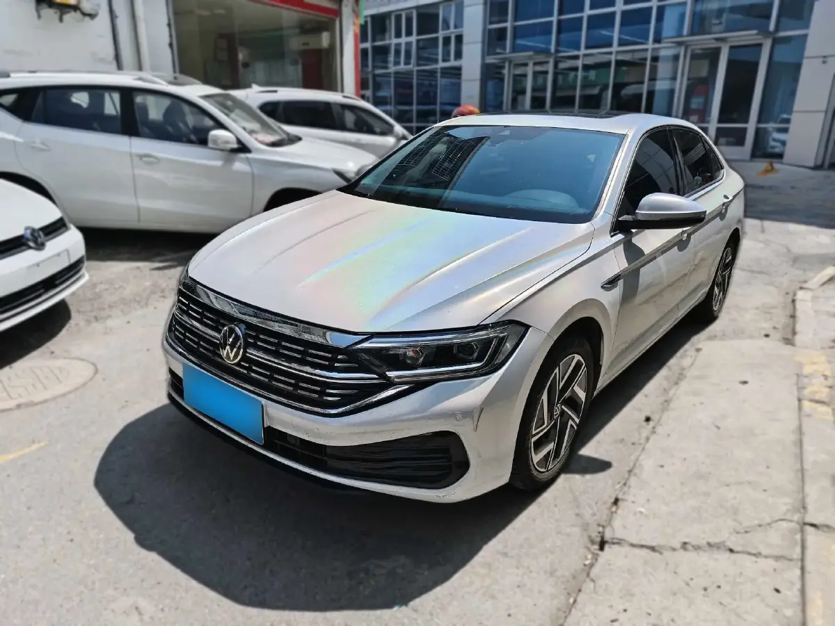 2023 Volkswagen Sagitar 1.5T 160HP L4 7DCT