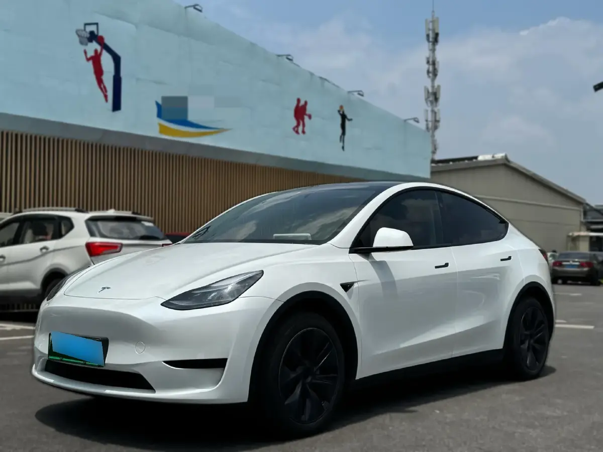 2024 Tesla Model Y BEV 60KWH