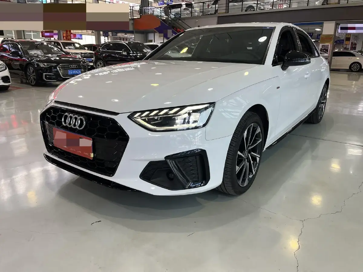 2023 Audi A4L 2.0T 190HP L4 7DCT