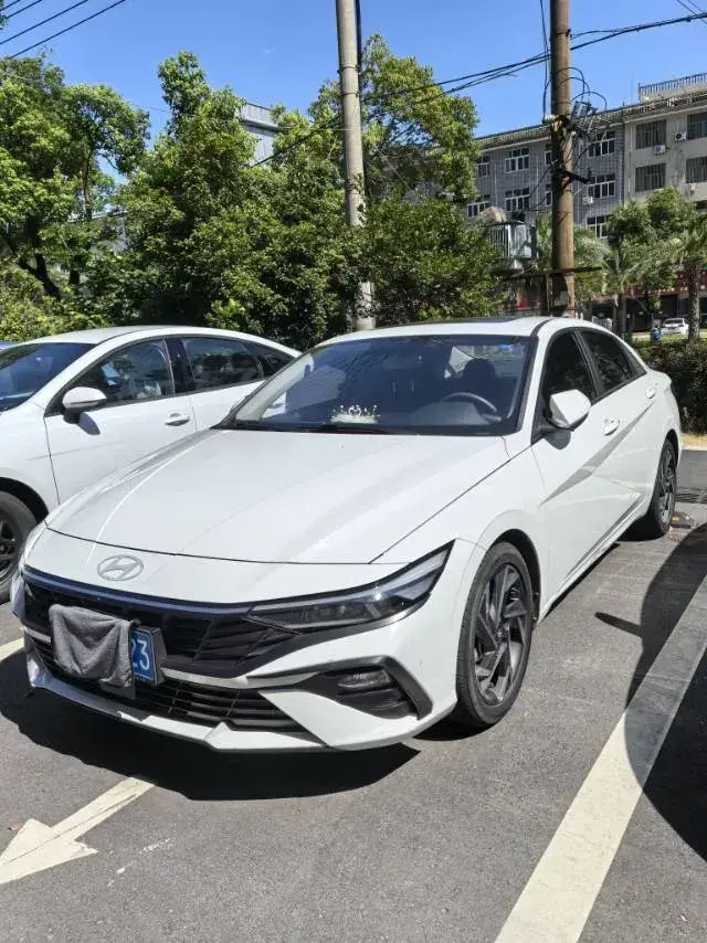 2022 Hyundai Elantra 1.5L 115HP L4 CVT
