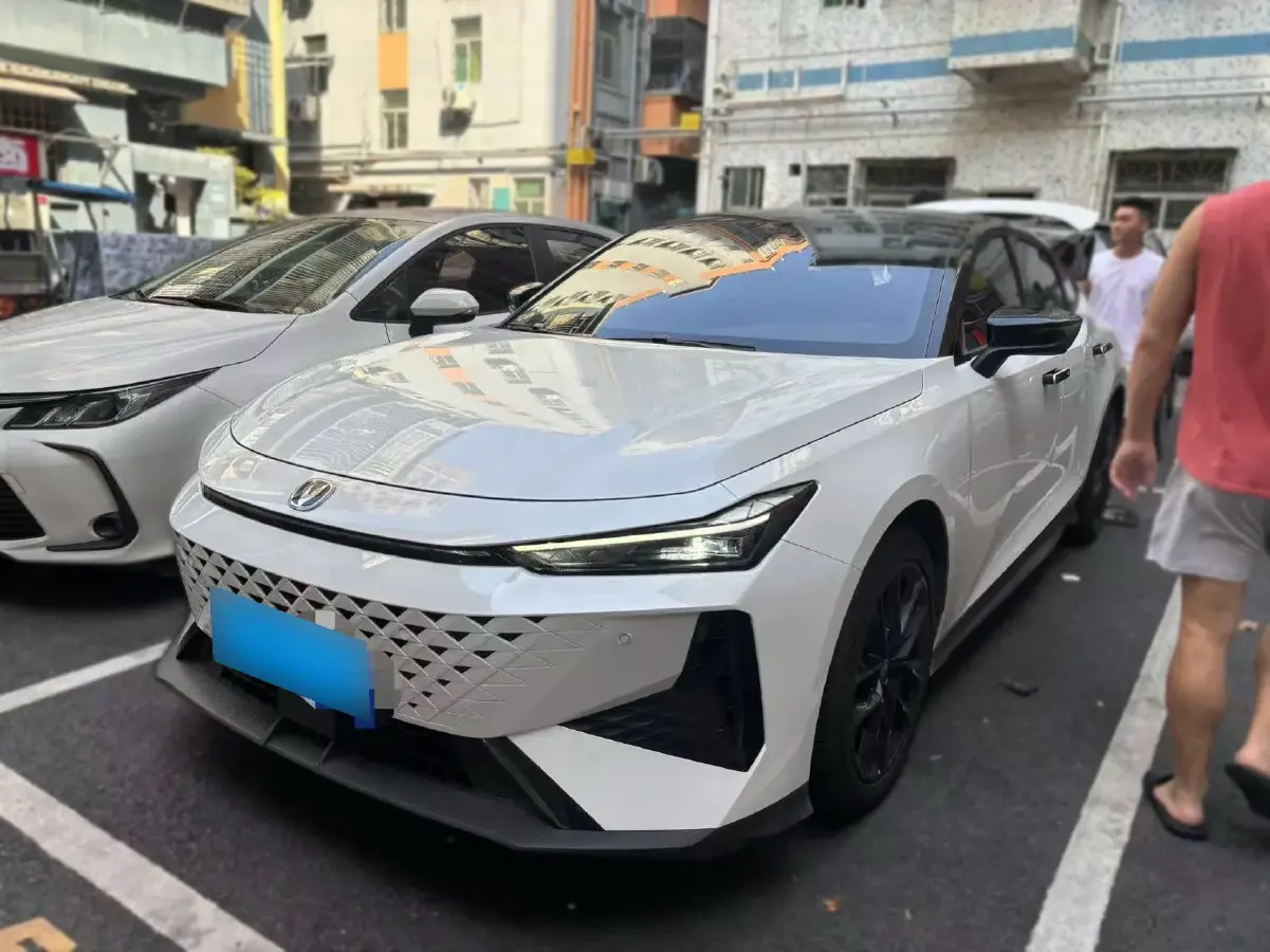 2024 ChangAn UNI-V 1.5T 188HP L4 7DCT