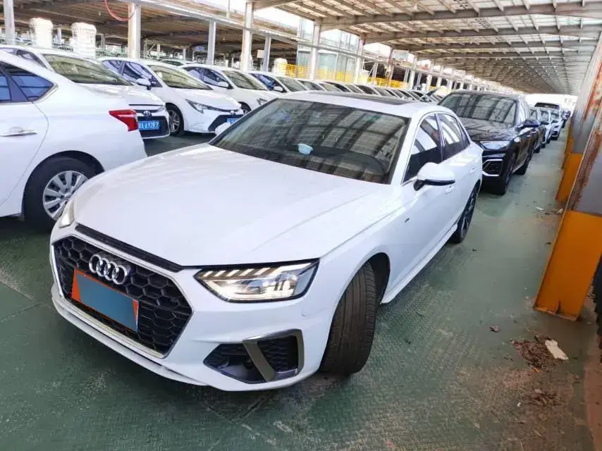 2022 Audi A4L 2.0T 190HP L4 7DCT