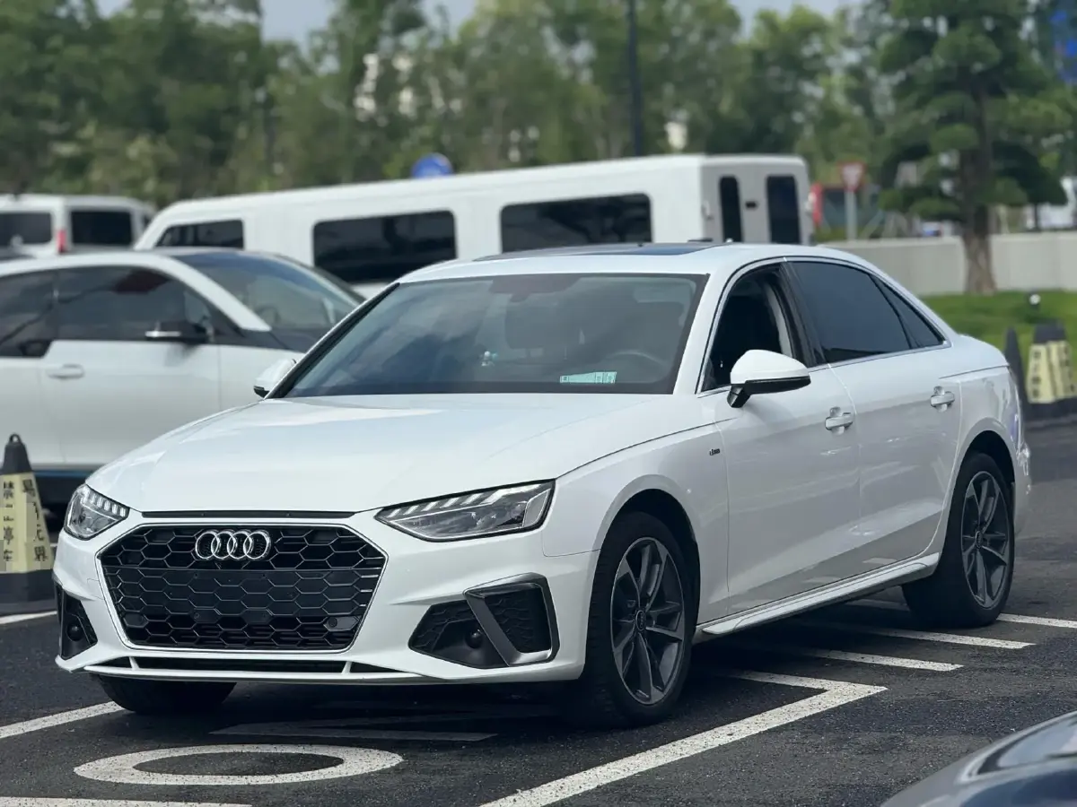 2020 Audi A4L 2.0T 150HP L4 7DCT