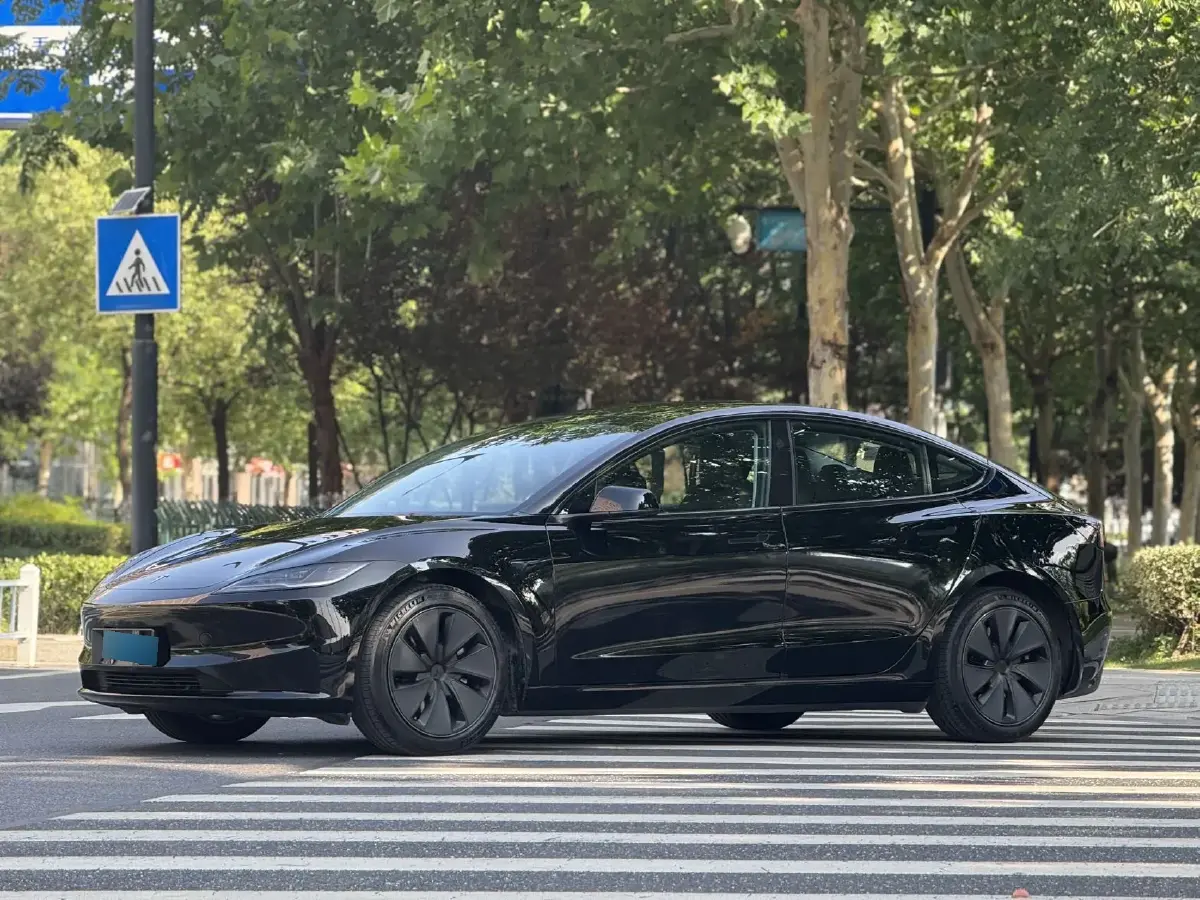 2023 Tesla Model 3 BEV 60KWH
