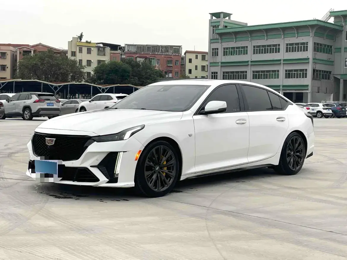 2022 Cadillac CT5 2.0T 237HP L4 10AT