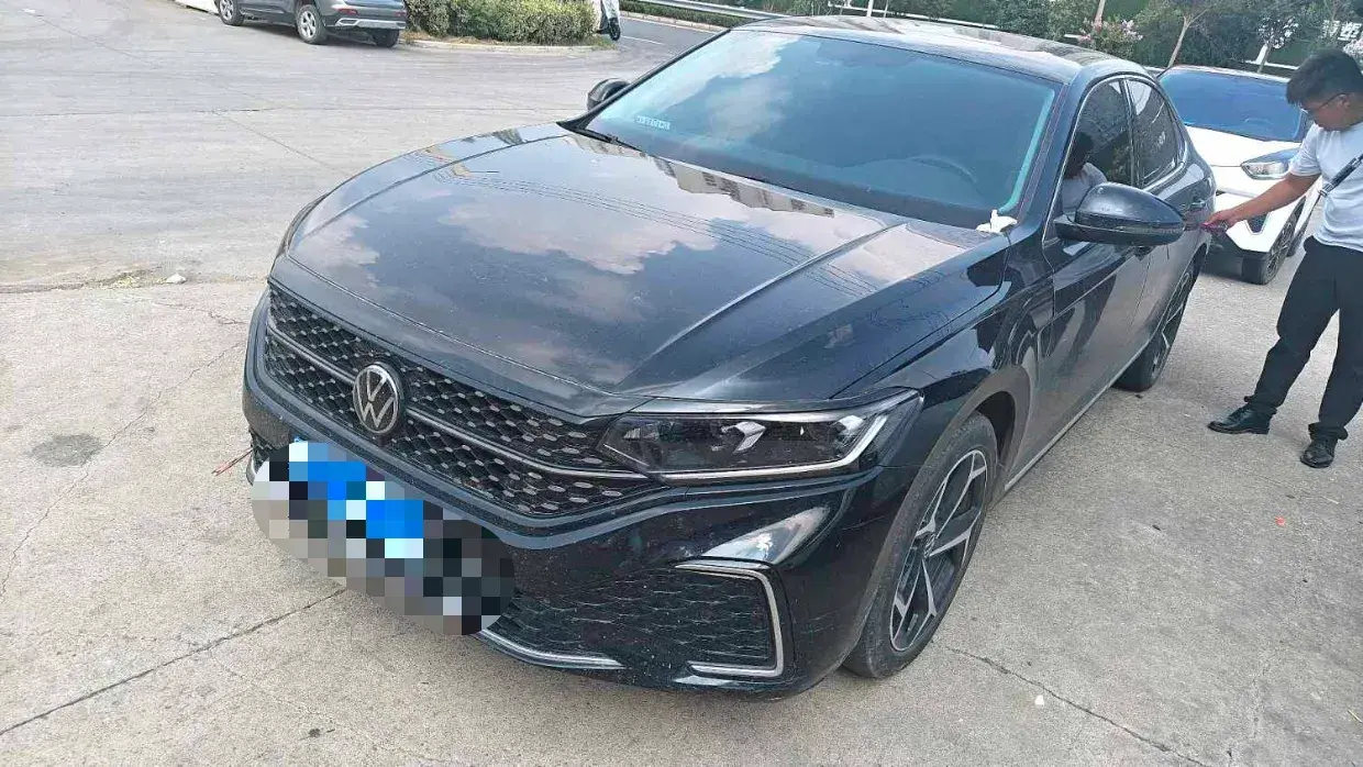 2023 Volkswagen Passat 2.0T 186HP L4 7DCT