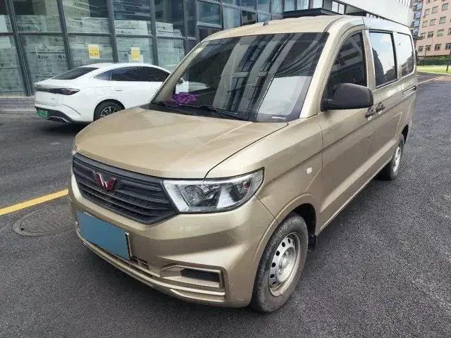 2021 WuLing HongGuang V 1.2L 76HP L4 5MT