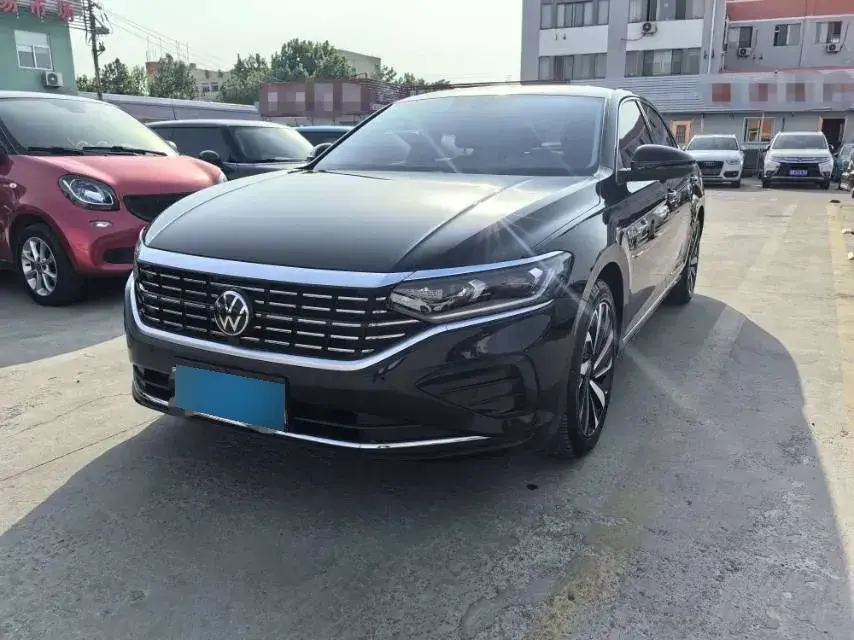 2023 Volkswagen Passat 2.0T 186HP L4 7DCT