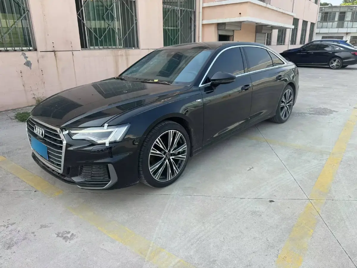 2022 Audi A6L 2.0T 224HP L4 7DCT