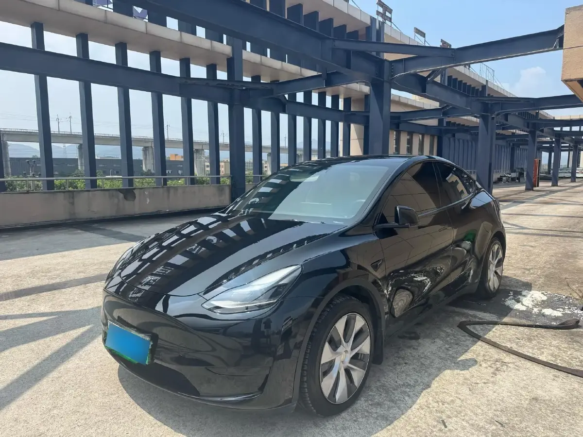 2022 Tesla Model Y BEV 60KWH