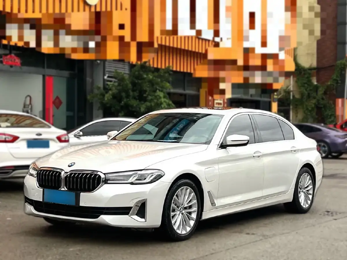 2021 BMW 5 Series 2.0T 184HP L4 8AT PHEV 17.7KWH