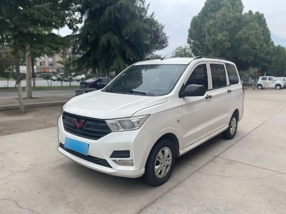 2019 WuLing HongGuang Plus 1.5T 147HP L4 6MT