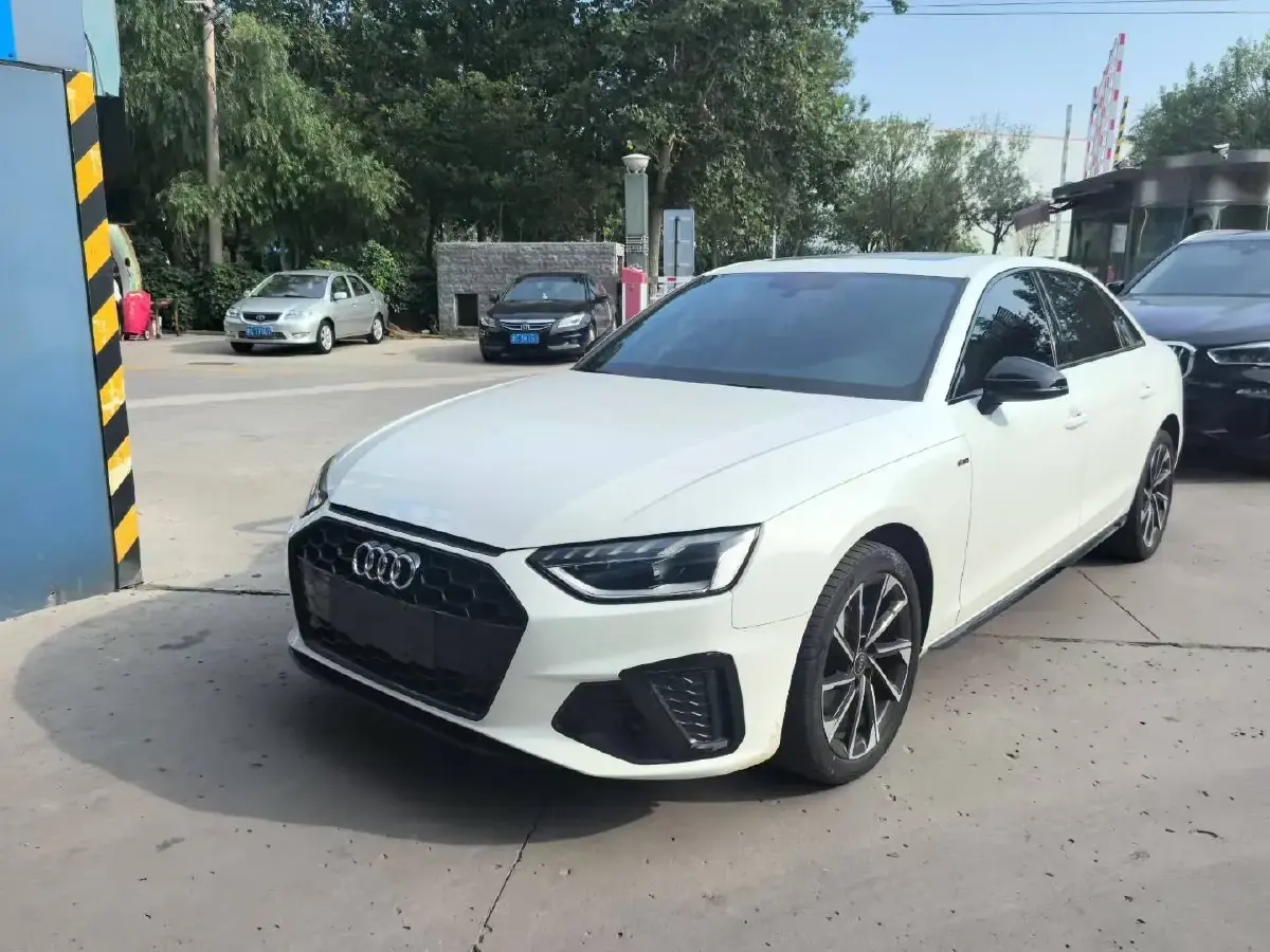 2023 Audi A4L 2.0T 190HP L4 7DCT