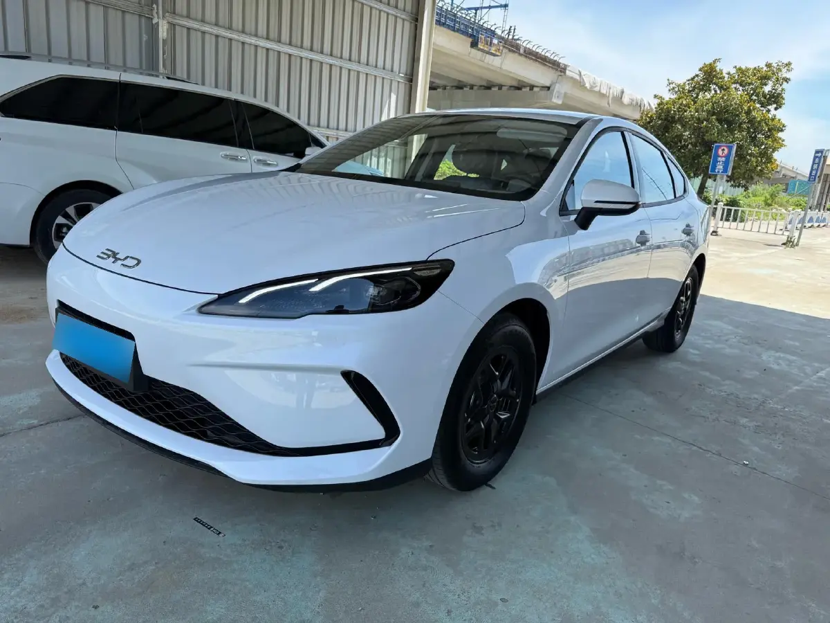 2025 BYD Seal05 DM-i 1.5L 101HP L4 E-CVT PHEV 7.68KWH