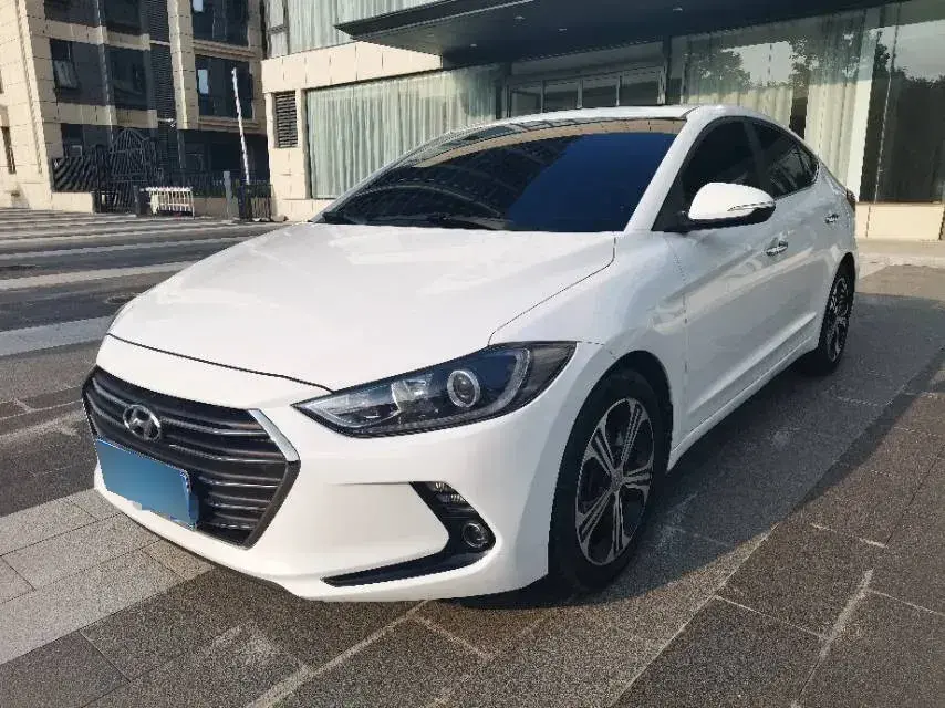 2019 Hyundai Elantra 1.4T 130HP L4 7DCT