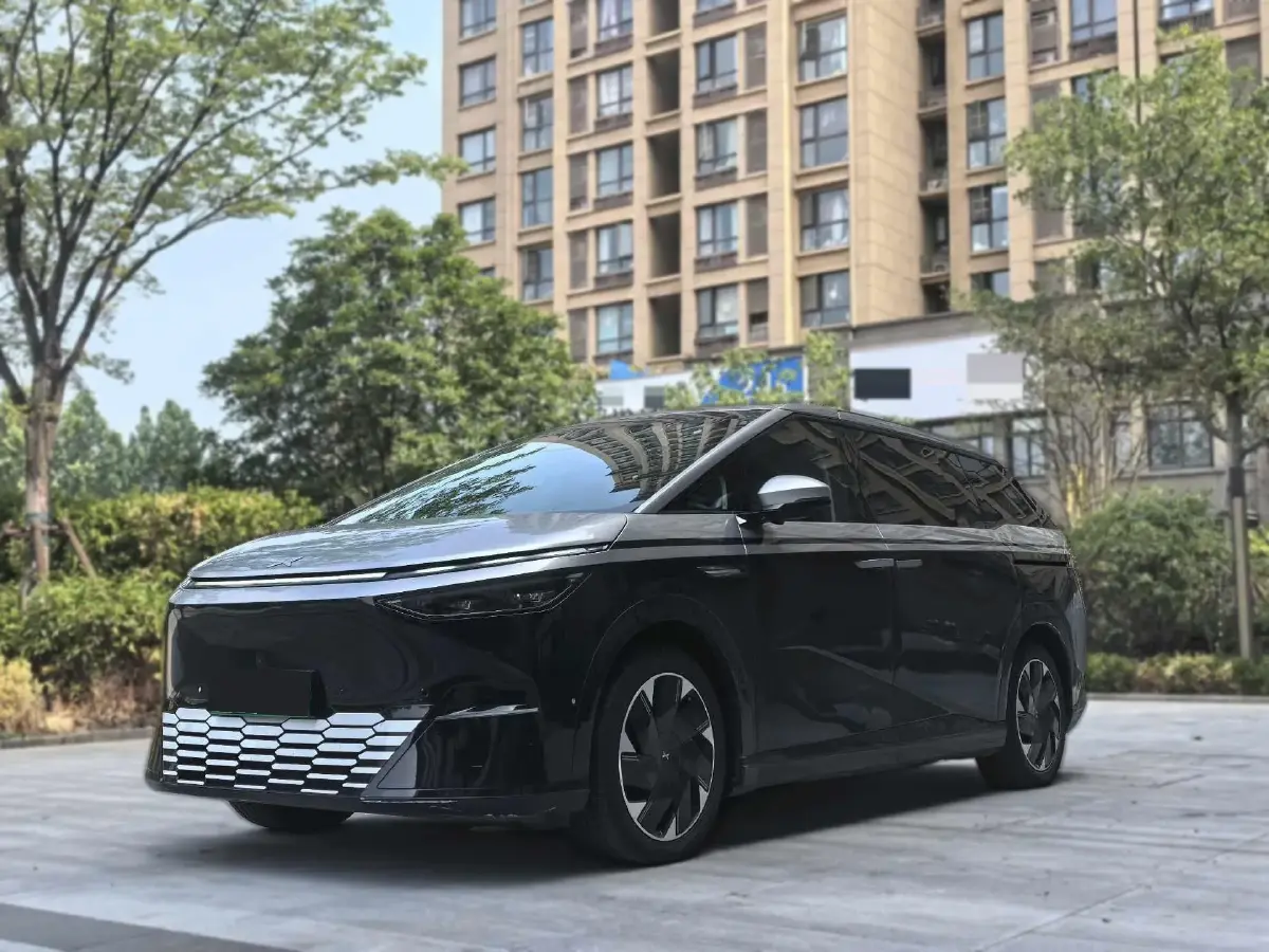 2024 Xpeng X9 BEV 101.5KWH