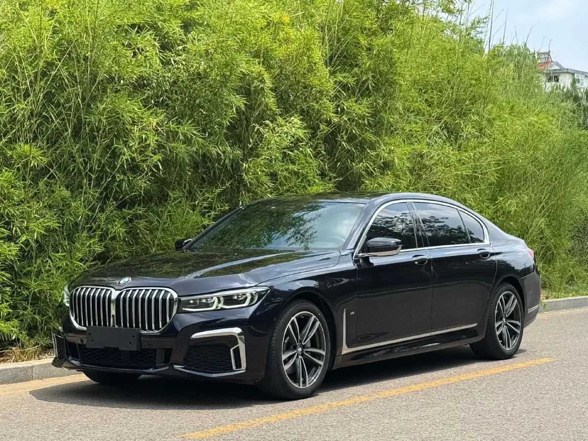 2021 BMW 7 Series 2.0T 265HP L4 8AT