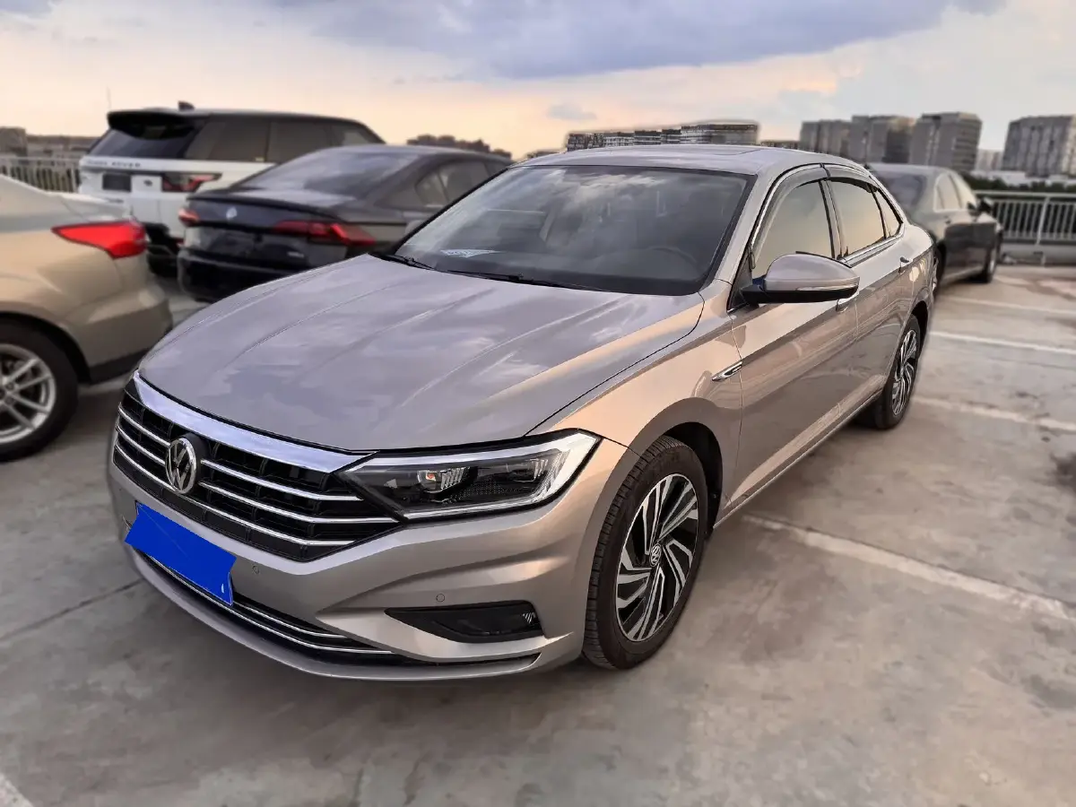 2021 Volkswagen Sagitar 1.4T 150HP L4 7DCT