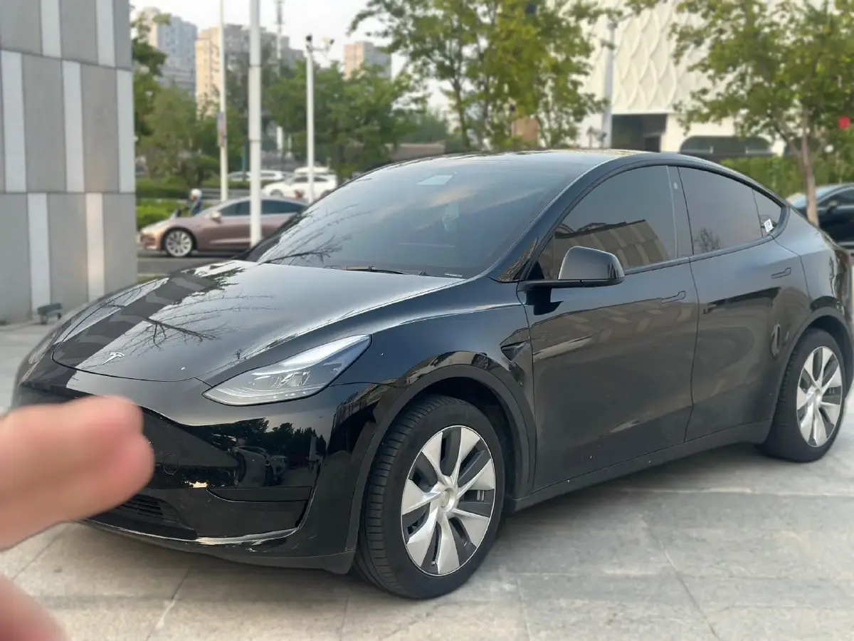 2022 Tesla Model Y BEV 60KWH