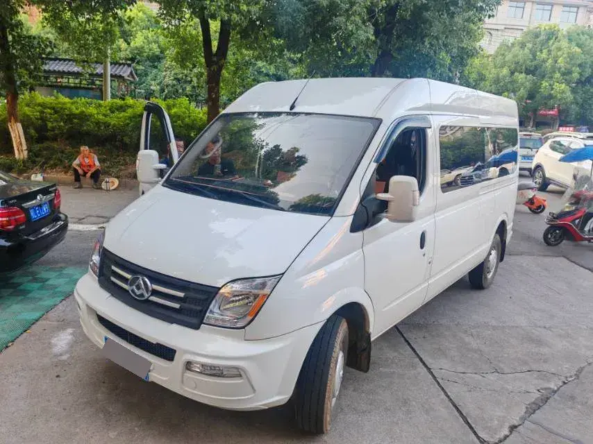 2023 MAXUS XinTu V80 2.0T 127HP L4 6MT