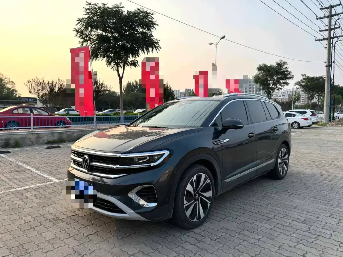 2024 Volkswagen Talagon 2.0T 220HP L4 7DCT