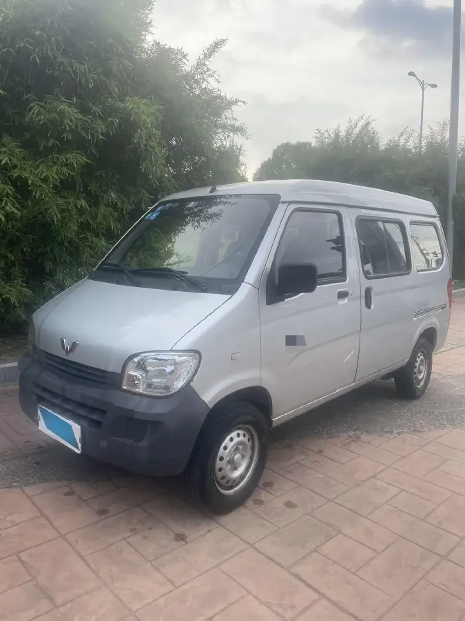 2015 WuLing ZhiGuang 1.2L 82HP L4 5MT