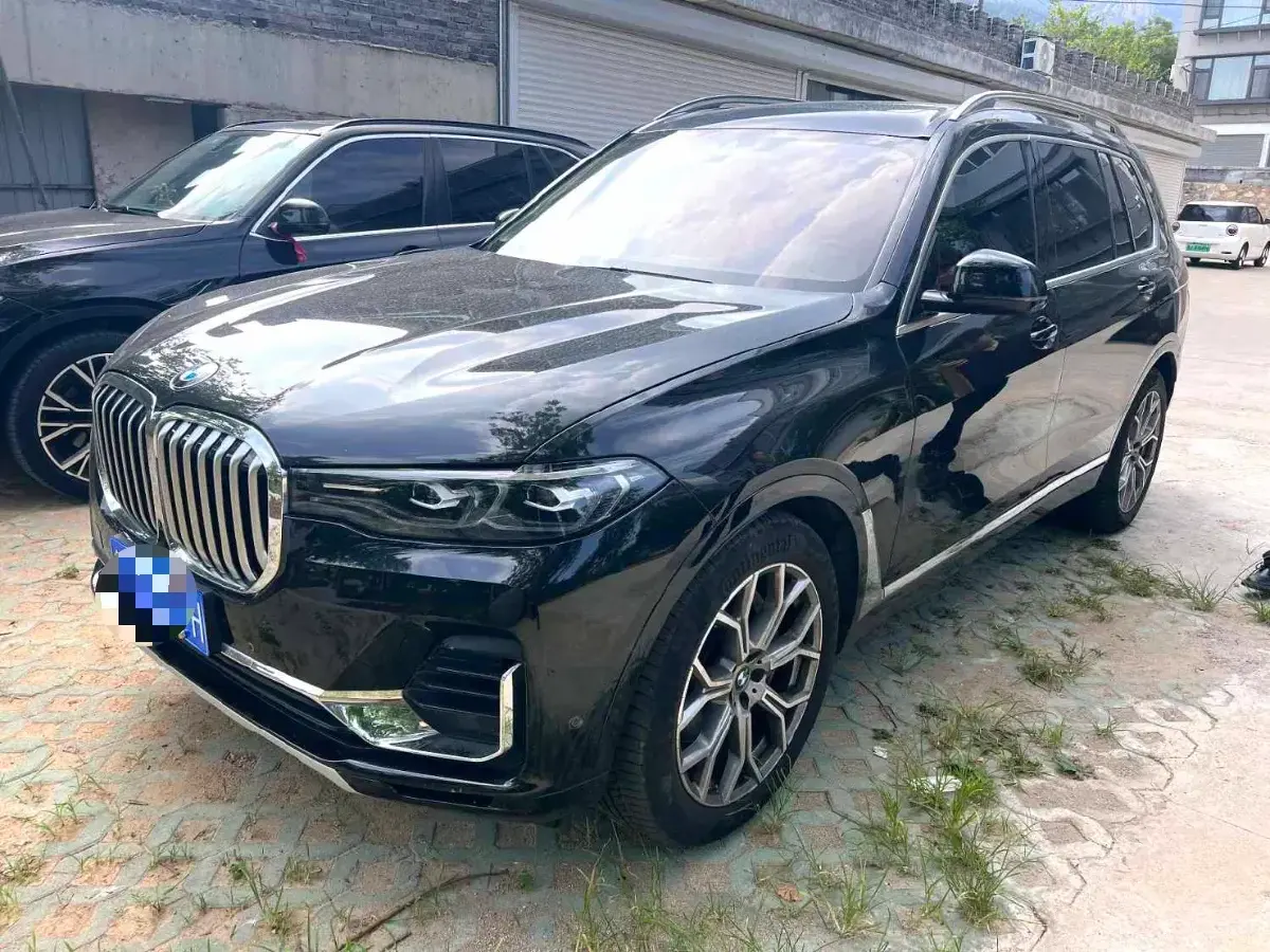 2021 BMW X7 3.0T 340HP L6 8AT