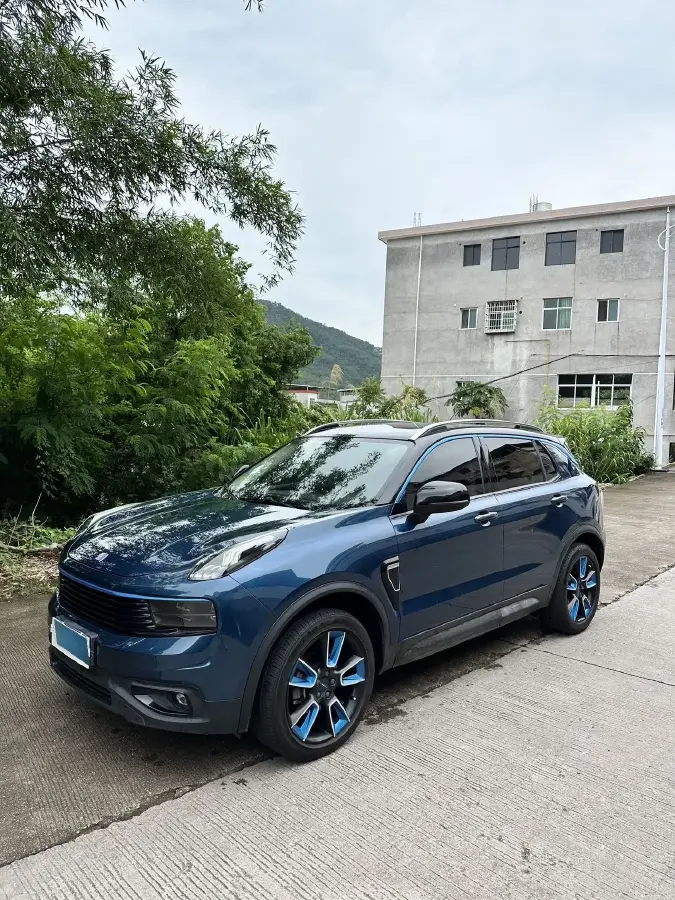 2018 LYNK&CO 01 2.0T 190HP L4 6AT