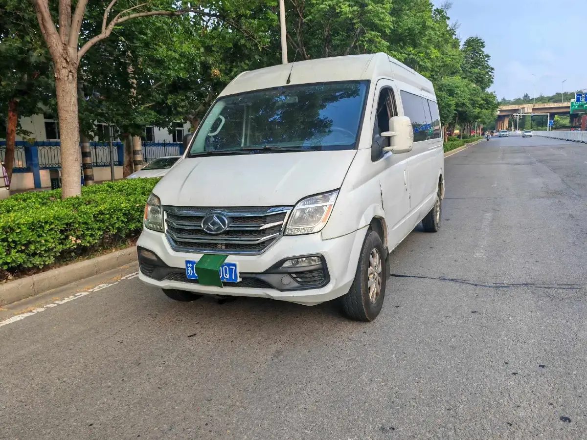 2021 MAXUS XinTu V80 2.0T 139HP L4 6MT