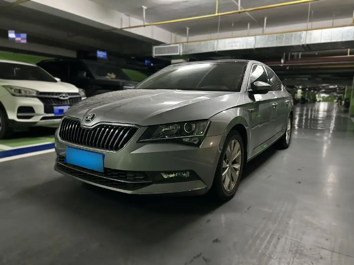 2018 Skoda Superb 1.8T 180HP L4 7DCT