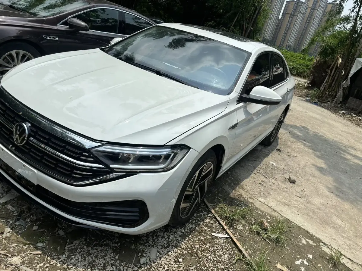 2023 Volkswagen Sagitar 1.5T 160HP L4 7DCT