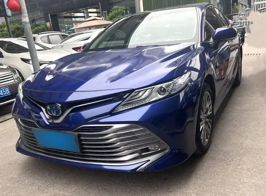 2018 Toyota Camry 2.5L 178HP L4 E-CVT Hybrid