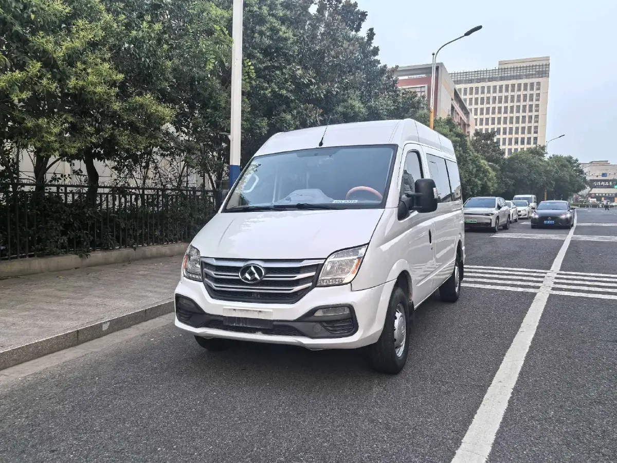 2019 MAXUS XinTu V80 2.0T 139HP L4 6AMT