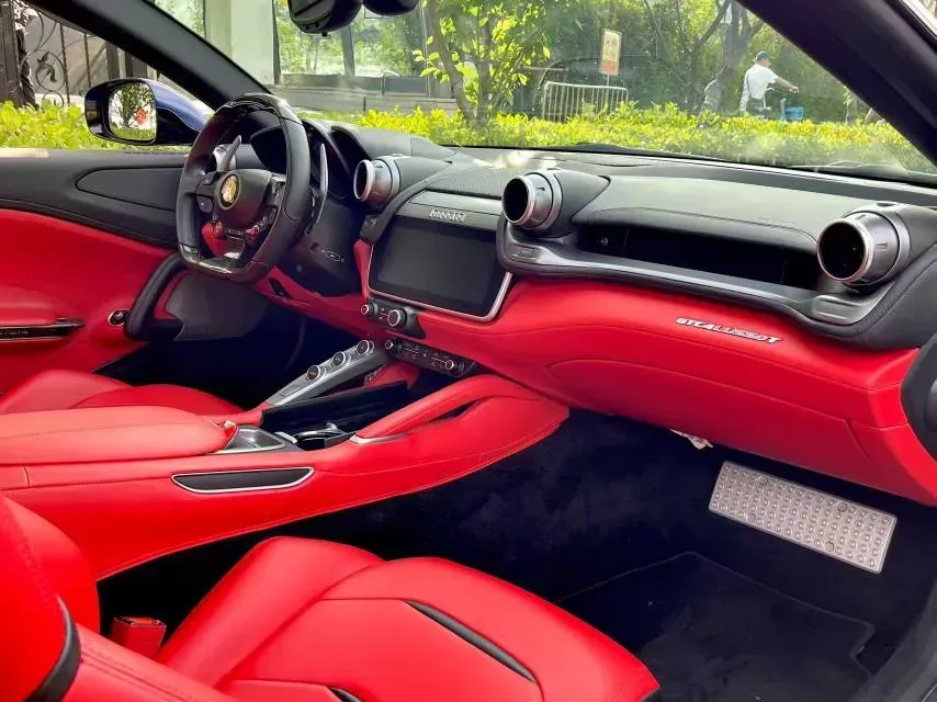 2017 Ferrari GTC4 Lusso 3.9T 609HP V8 7DCT,autocango,china used car exporter,china ev exporter,chinese used car exporter,chinese used ev exporter