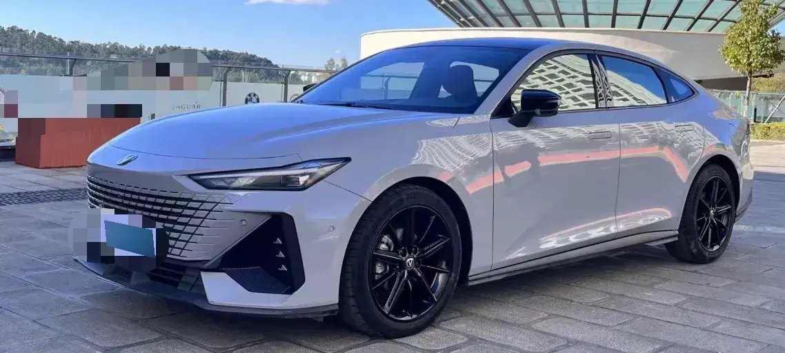 2022 ChangAn UNI-V 1.5T 188HP L4 7DCT