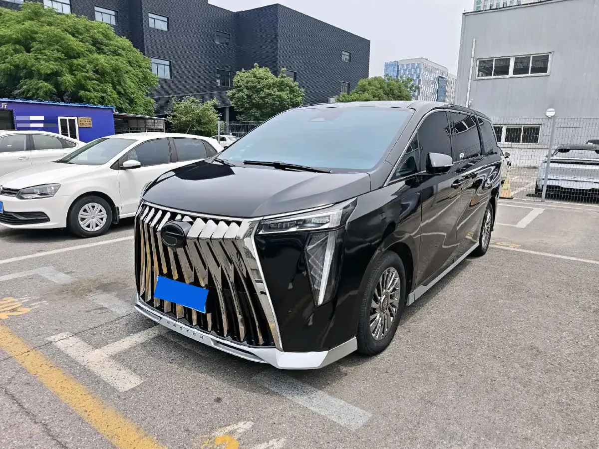 2023 GAC Trumpchi M8 2.0T 190HP L4 E-CVT Hybrid