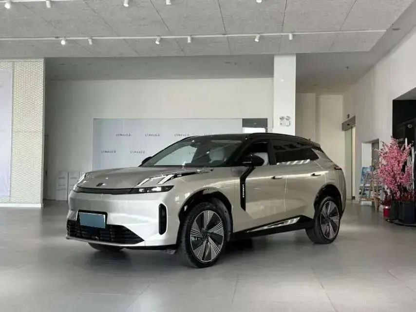 2023 LYNK&CO 08 EM-P 1.5T 163HP L4 3DHT PHEV 39.6KWH