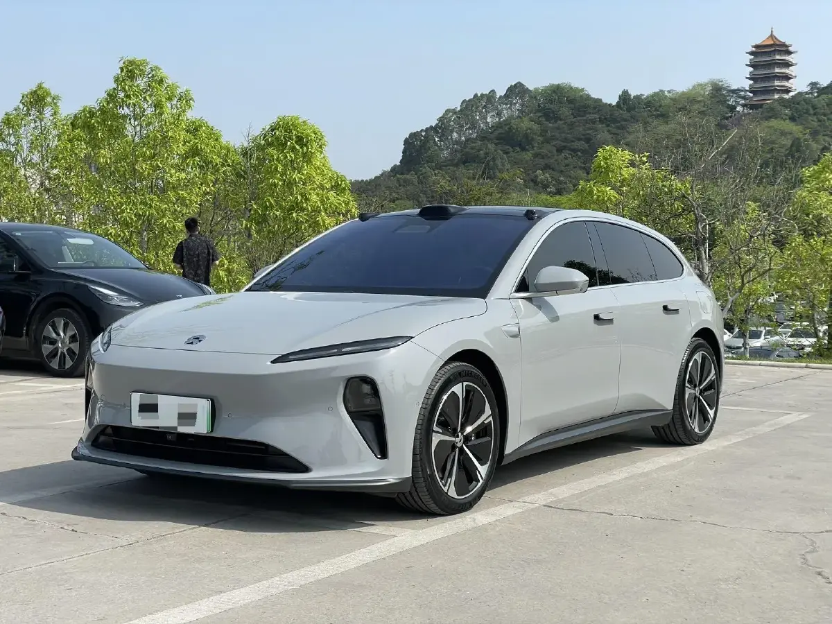 2024 NIO ET5T BEV 75KWH