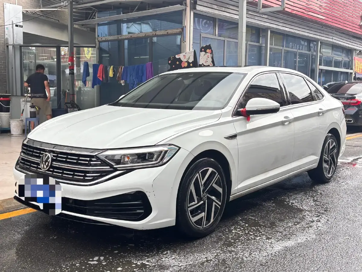 2023 Volkswagen Sagitar 1.5T 160HP L4 7DCT