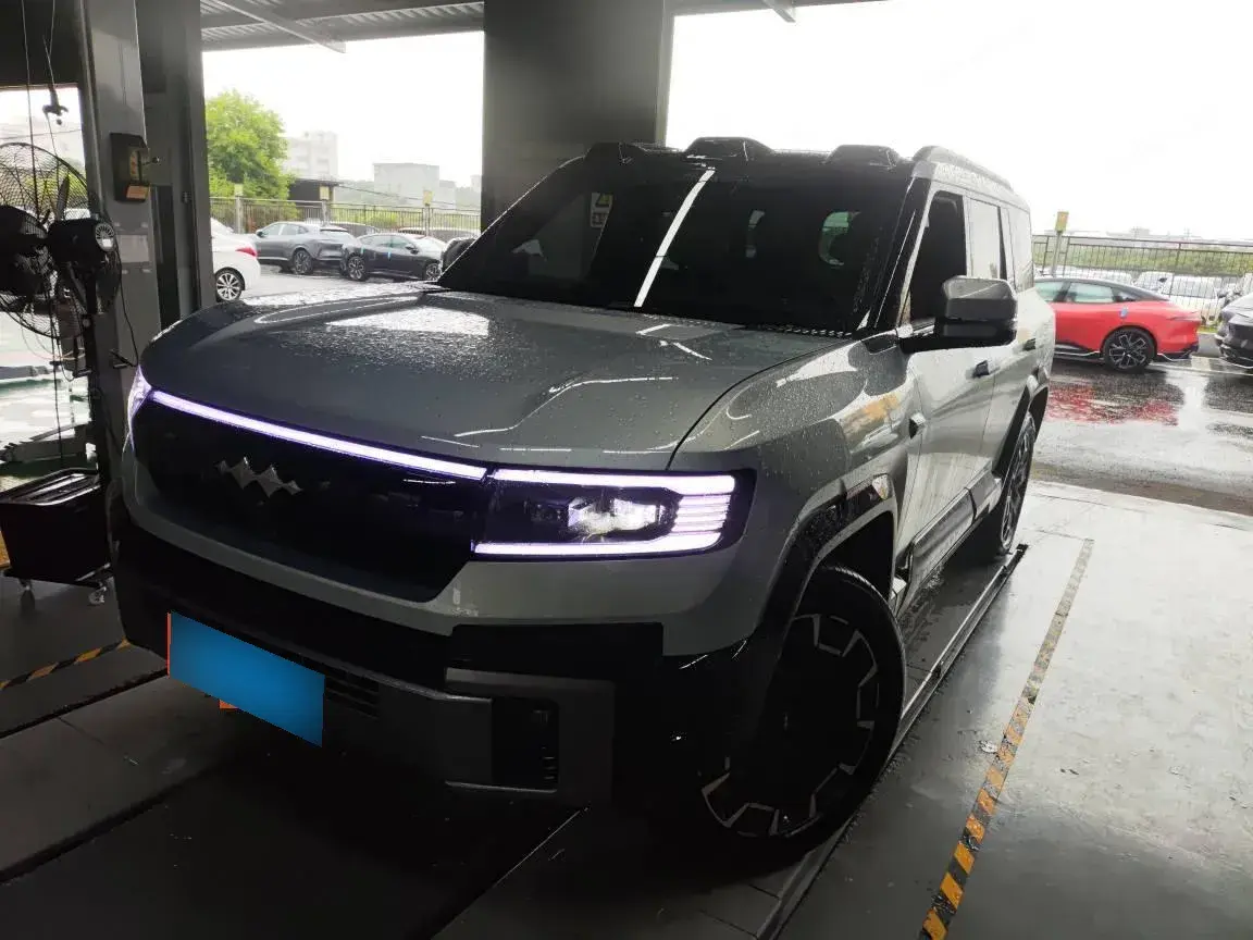 2025 FangChengBao Bao 8 2.0T 245HP L4 E-CVT PHEV 36.8KWH