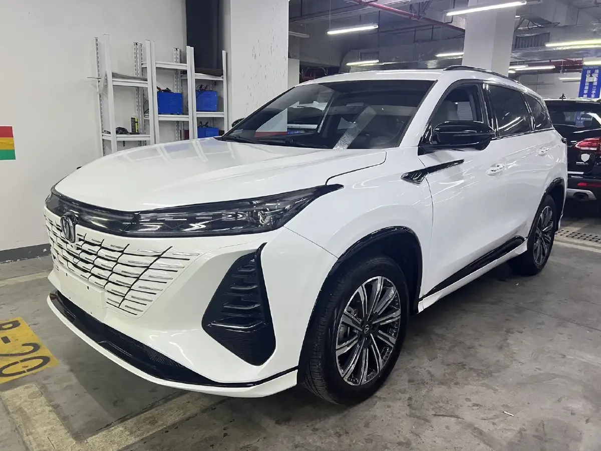 2024 ChangAn CS75 Plus 1.5T 188HP L4 8AT