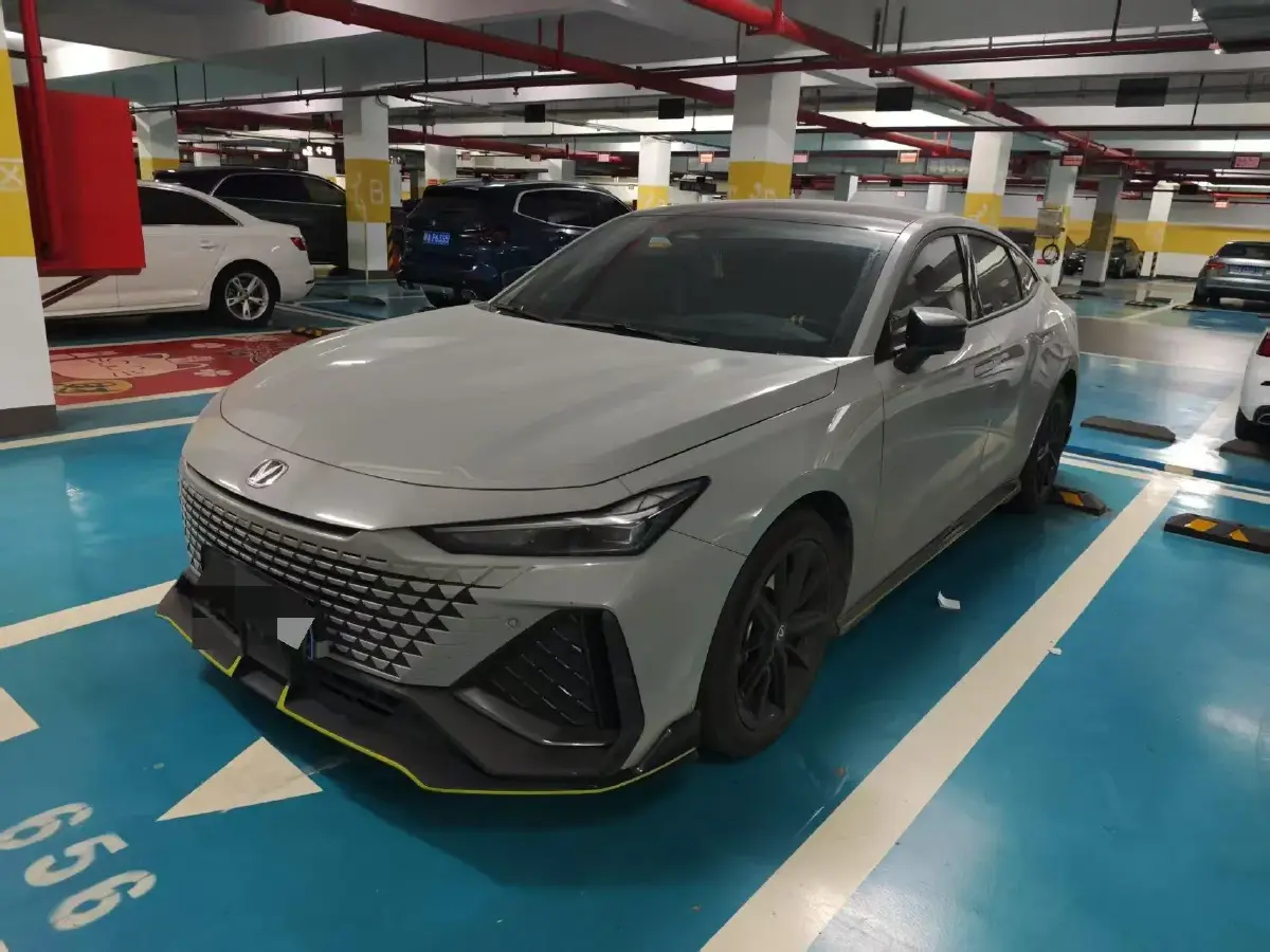 2022 ChangAn UNI-V 2.0T 233HP L4 8AT