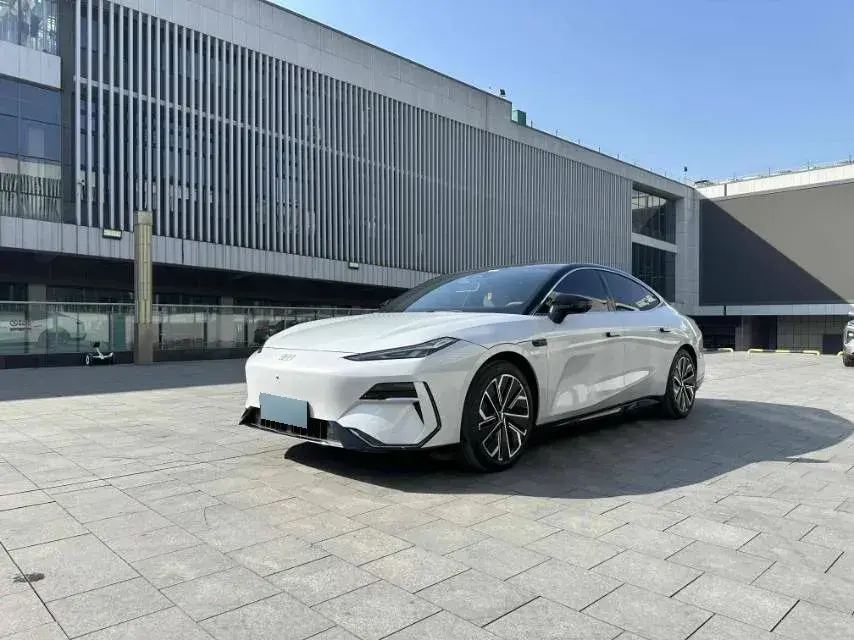 2024 Geely Galaxy E8 BEV 76KWH