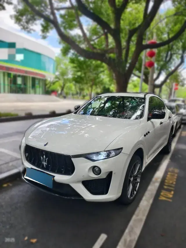 2018 Maserati Levante 3.0T 350HP V6 8AT