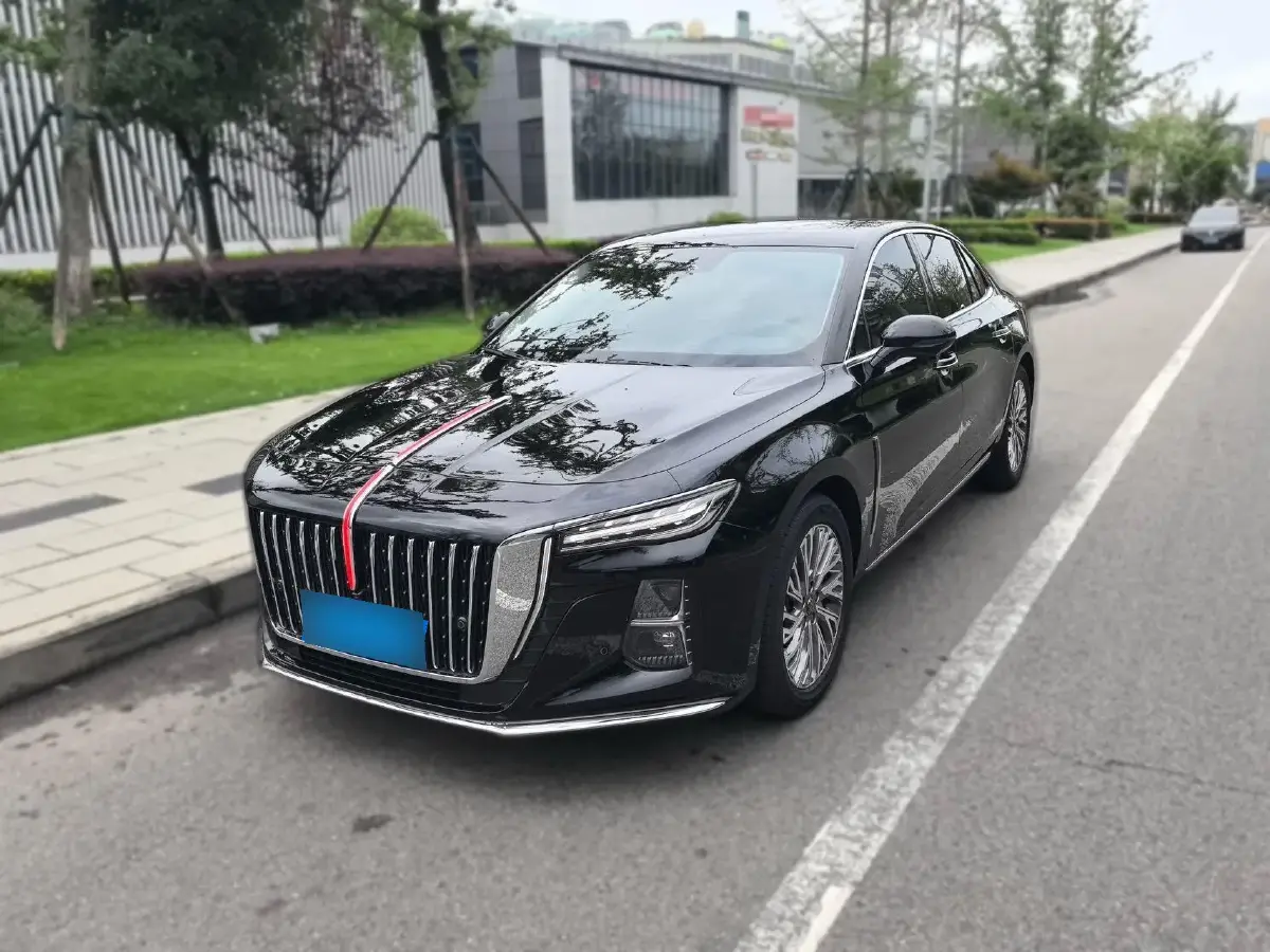 2024 HongQi H5 2.0T 224HP L4 8AT