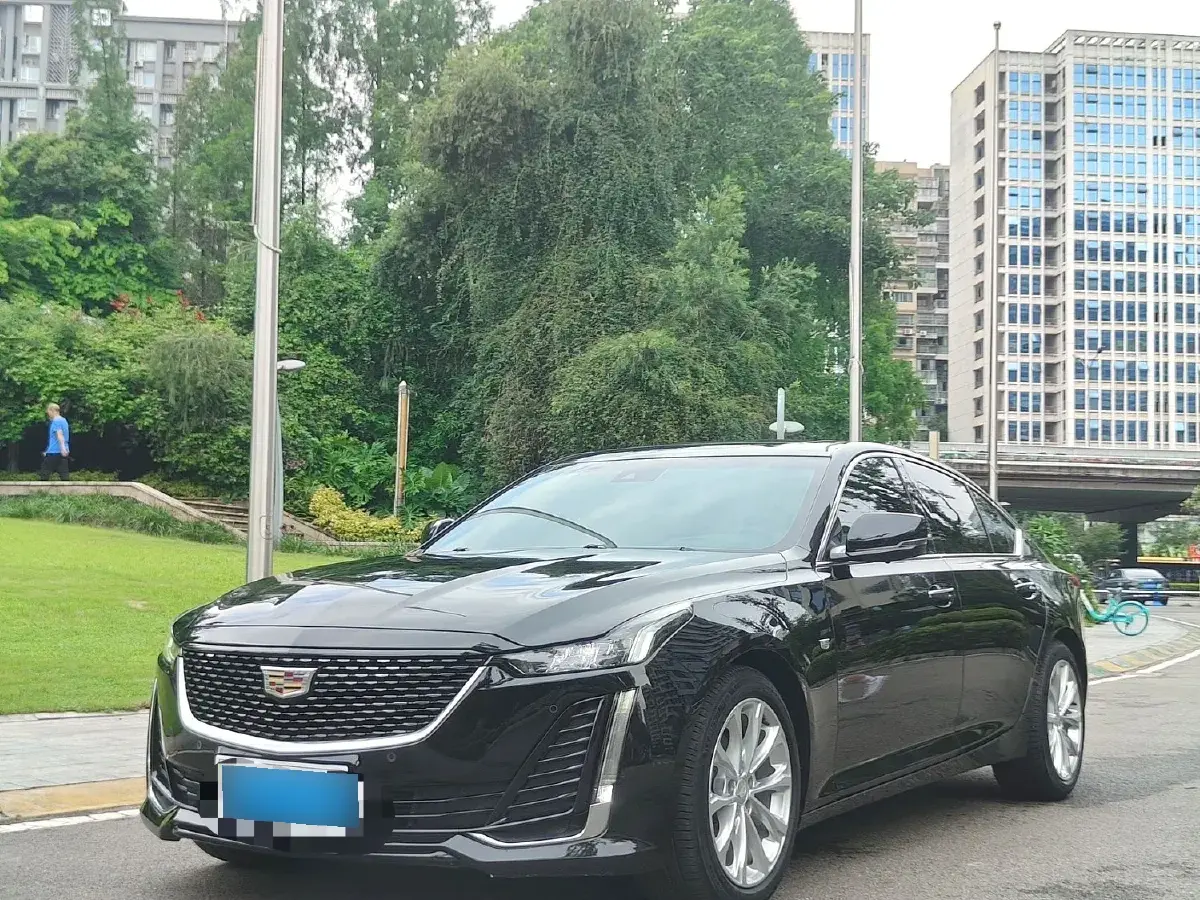 2022 Cadillac CT5 2.0T 237HP L4 10AT