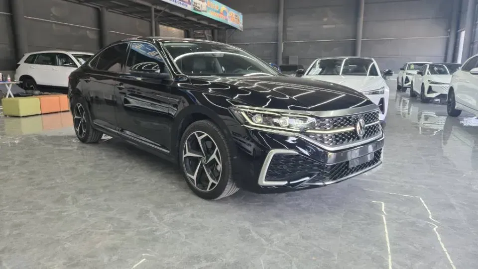 2024 Volkswagen Passat 2.0T 220HP L4 7DCT,autocango,china used car exporter,china ev exporter,chinese used car exporter,chinese used ev exporter