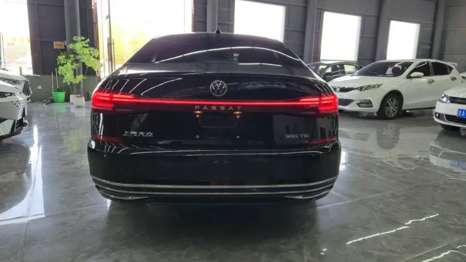 2024 Volkswagen Passat 2.0T 220HP L4 7DCT,autocango,china used car exporter,china ev exporter,chinese used car exporter,chinese used ev exporter