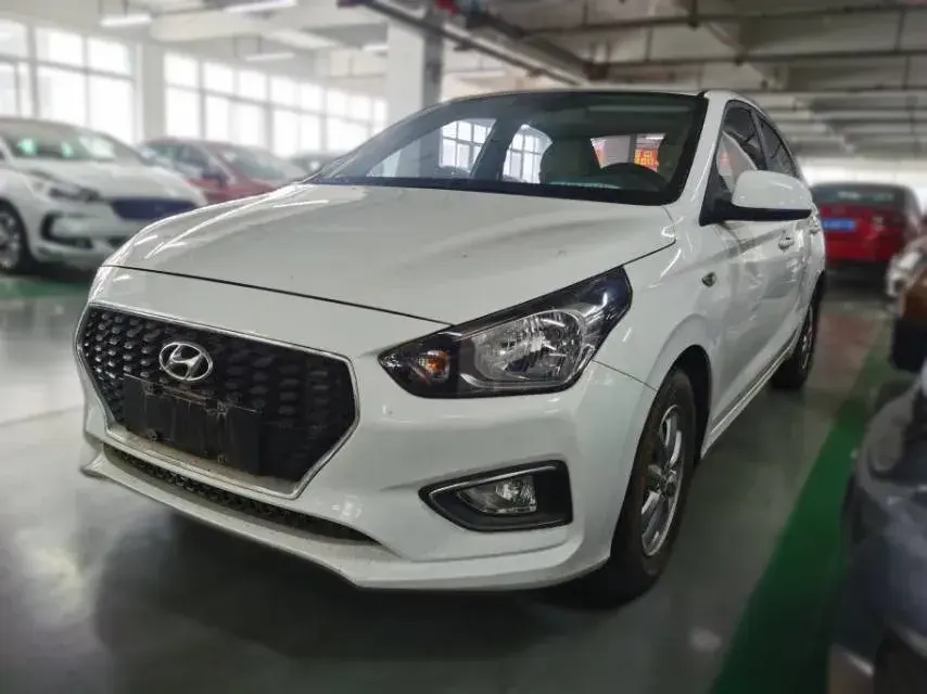2017 Hyundai Reina 1.4L 95HP L4 5MT